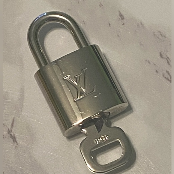 🇫🇷✨LOUIS VUITTON✨Tiffany Blue Alma bb ✨ - Picture 8 of 10